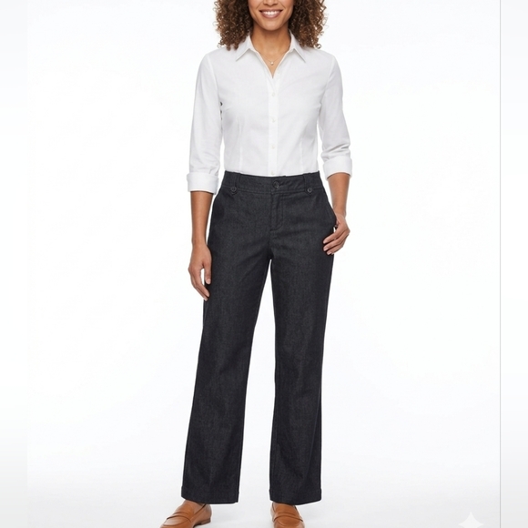 Henitage Fit Bass Women's Black Boot Cut Jeans - Picture 5 of 17